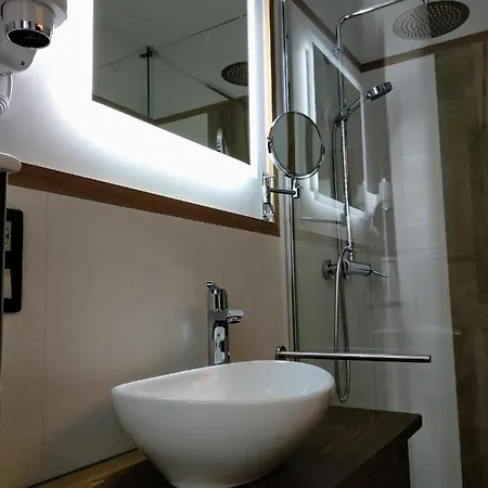 Canton Plaza 3*