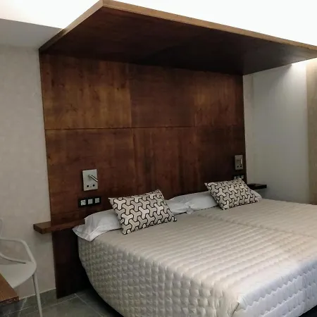 بيت ضيافة Canton Plaza Hospital de Órbigo